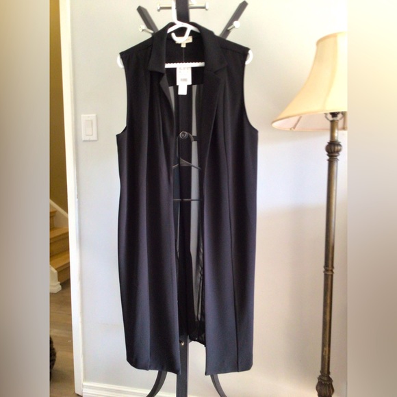 Long. Black Vest - Picture 1 of 2